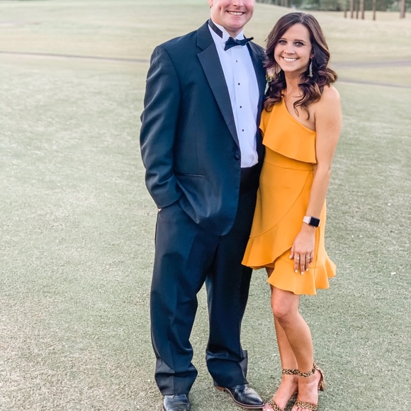 Yellow one sleeve dress - Picture 3 of 3